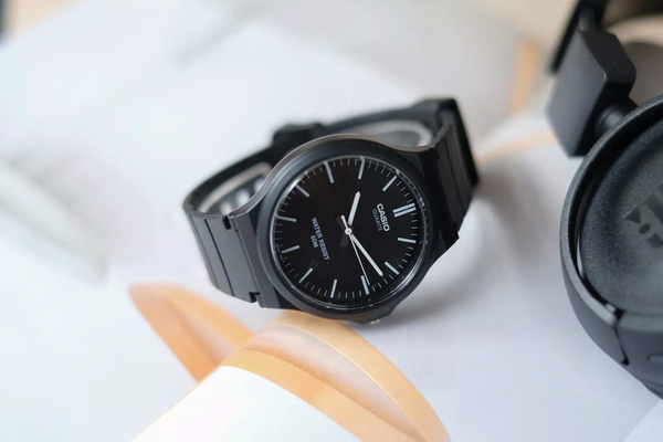Đồng Hồ Casio MW-240-1E