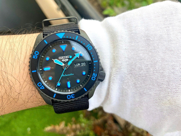 Đồng Hồ Nam Chính Hãng SEIKO 5 Sports SRPD81K1