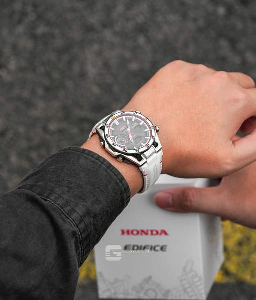 CASIO EDIFICE ECB-2300HR-1A  QUÀ TẶNG TRỊ GIÁ 300K