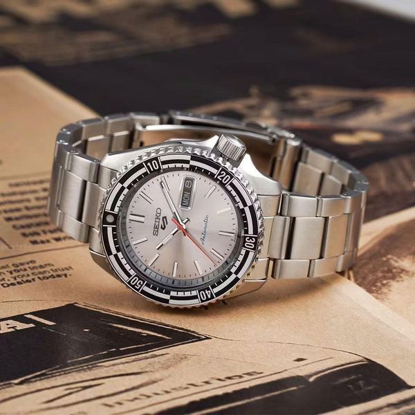 Đồng Hồ Nam Chính Hãng SEIKO 5 Sports SRPK09K1 
