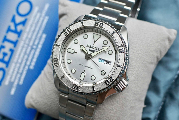 Đồng Hồ Nam Chính Hãng SEIKO 5 Sports SRPE71K1