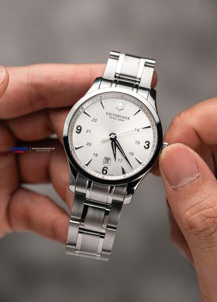 Victorinox swiss army 241476 (LIKE NEW 99%)