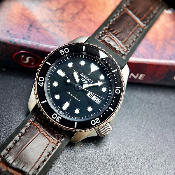 Đồng Hồ Nam Chính Hãng SEIKO 5 Sports SRPE74K1