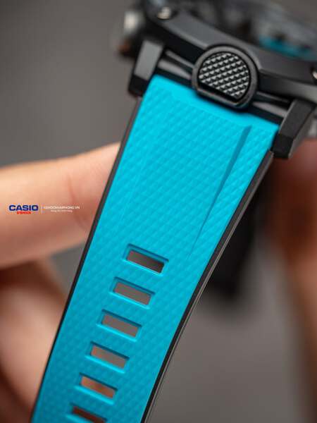 G-SHOCK  GA-2000-1A2