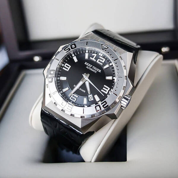 Đồng hồ nam Reef Tiger Black Shark RGA6903-3