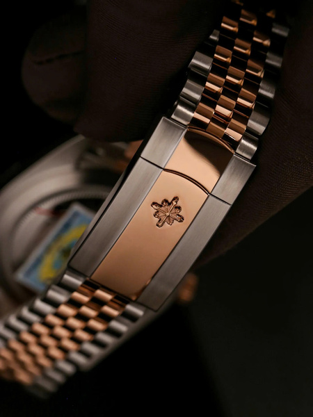 Alexander Ferros 8132D/08