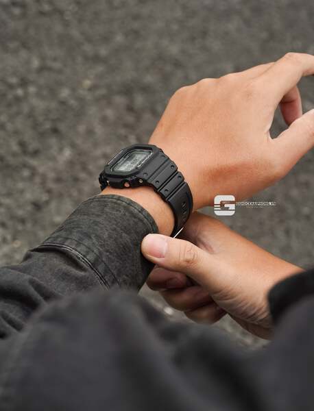 CASIO G-SHOCK G-5600UE-1