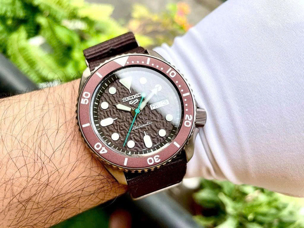 Đồng Hồ Nam Chính Hãng SEIKO 5 Sports SRPE74K1