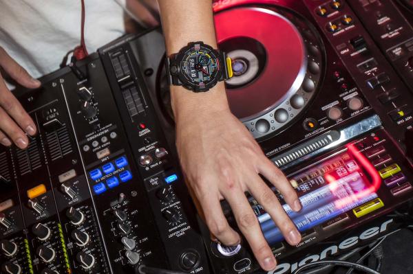 G-SHOCK GA-700SE-1A9