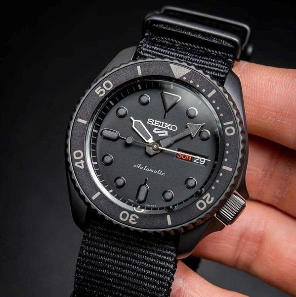 Đồng Hồ Nam Chính Hãng SEIKO 5 Sports SRPD79K1