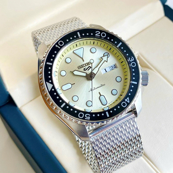Đồng Hồ Nam Chính Hãng SEIKO 5 Sports SRPE74K1