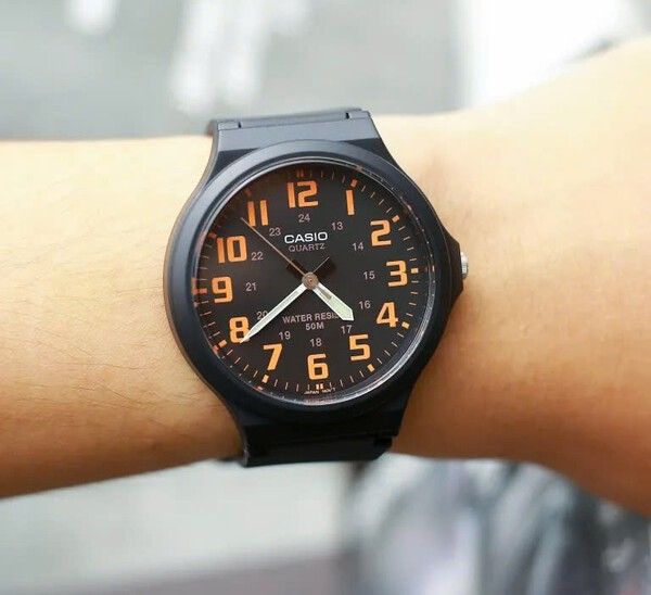 Đồng Hồ Casio MW-240-4B