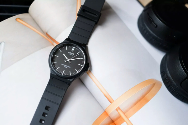 Đồng Hồ Casio MW-240-1E