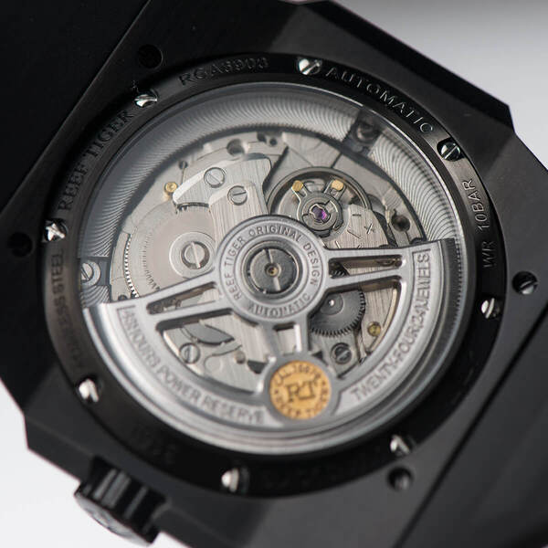 Đồng hồ nam Reef Tiger Black Shark RGA6903-4