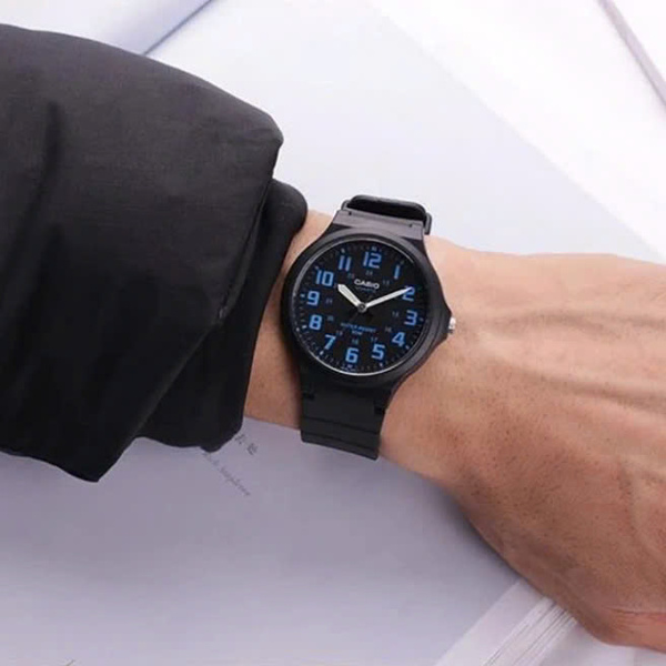 Đồng Hồ Casio MW-240-2B