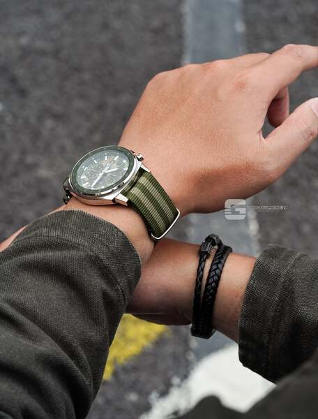 CASIO EDIFICE EFV-600D-3C ( Lên dây vải NaTo )