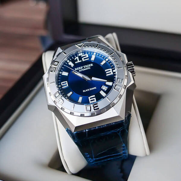 Đồng hồ nam Reef Tiger Black Shark RGA6903-2