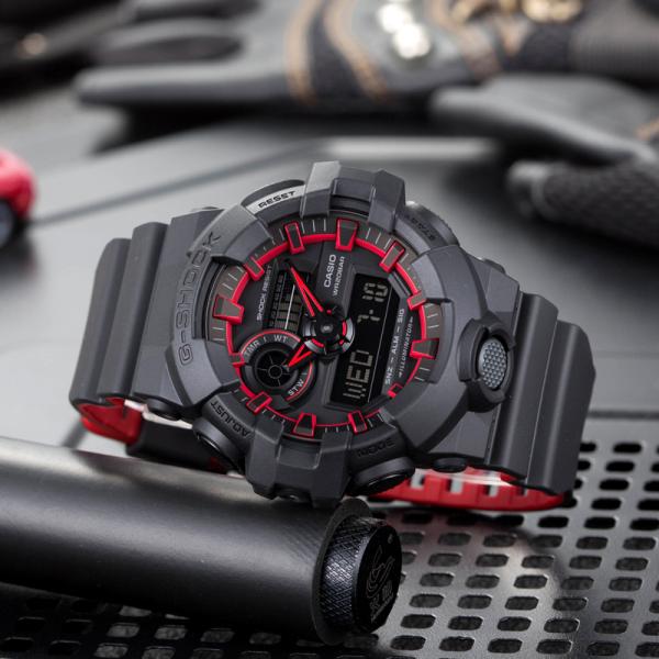 G-SHOCK GA-700SE-1A4