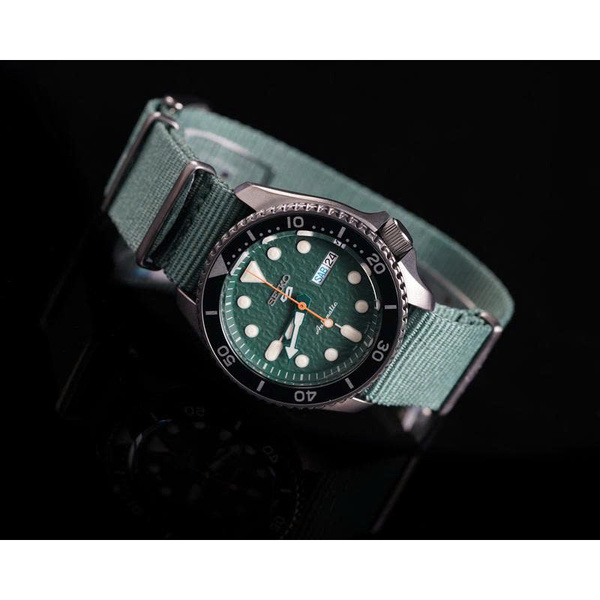 Đồng Hồ Nam Chính Hãng SEIKO 5 Sports SRPD77K1