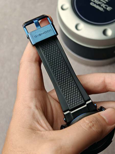 GS-000220 ( Casio G-Shock  GST-B200X-1A2 )