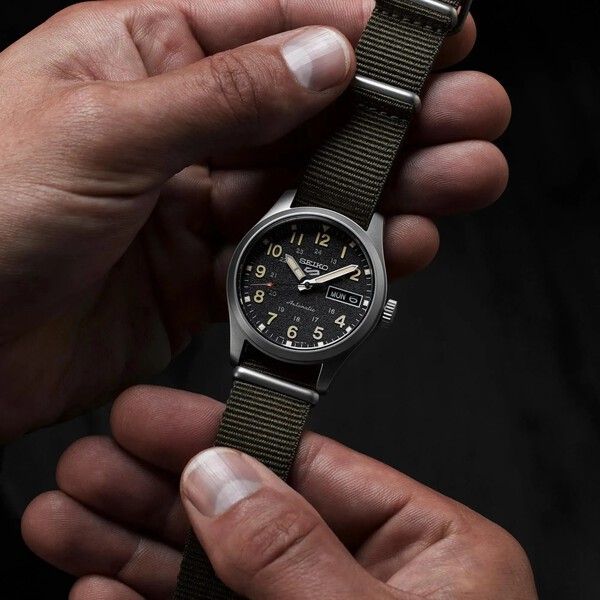 Đồng Hồ Nam Chính Hãng SEIKO 5 Sports SRPJ85K1