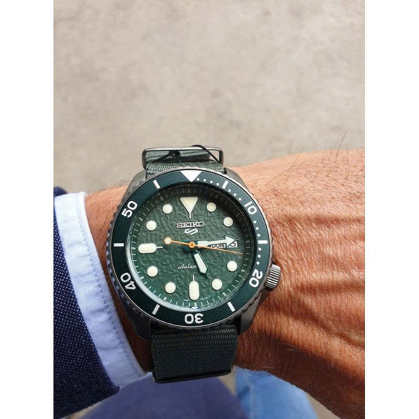 Đồng Hồ Nam Chính Hãng SEIKO 5 Sports SRPD77K1S