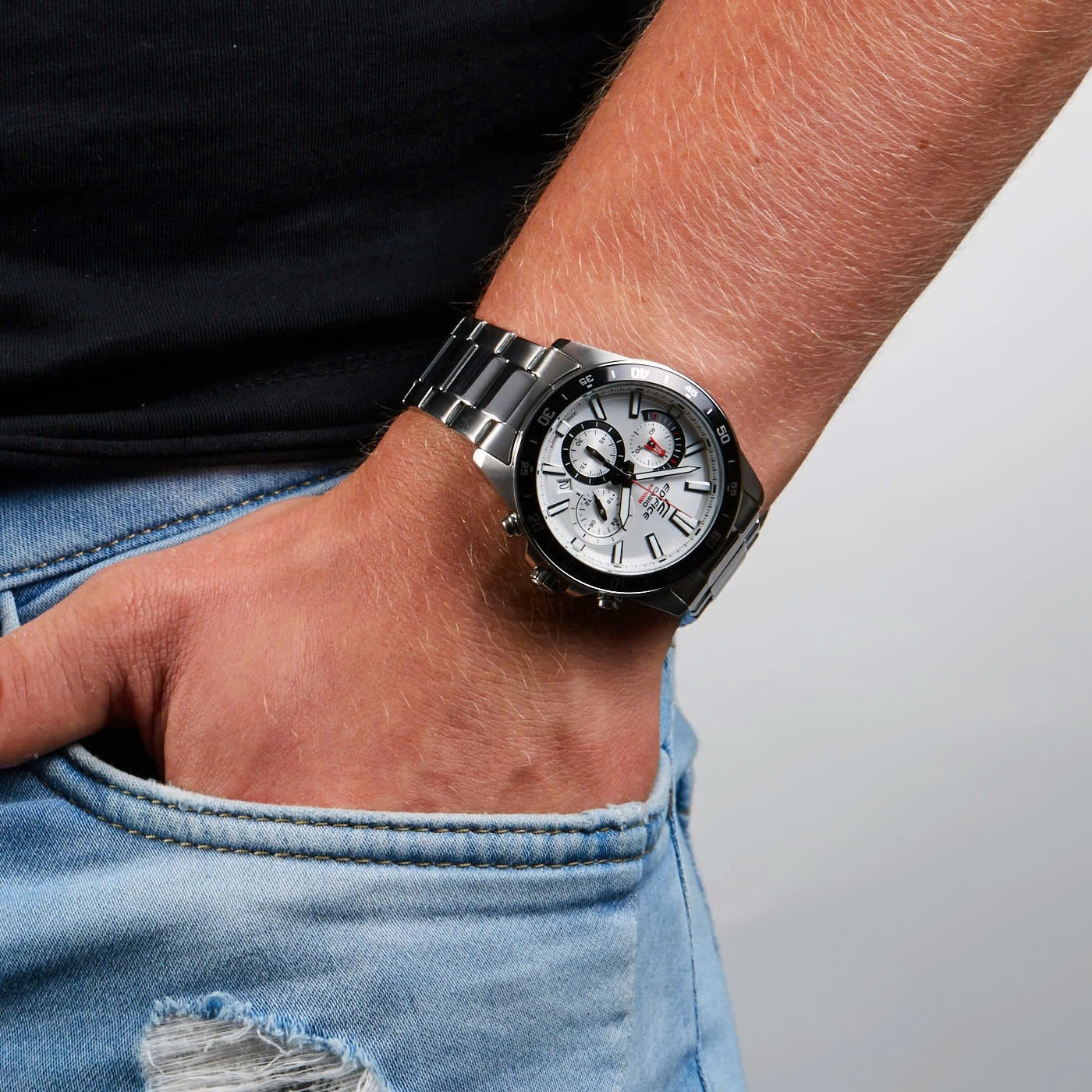 Casio Edifice EFV-570: Sự Giao Thoa Hoàn Hảo Giữa Tinh Thần Thể Thao Và Nét Lịch Lãm