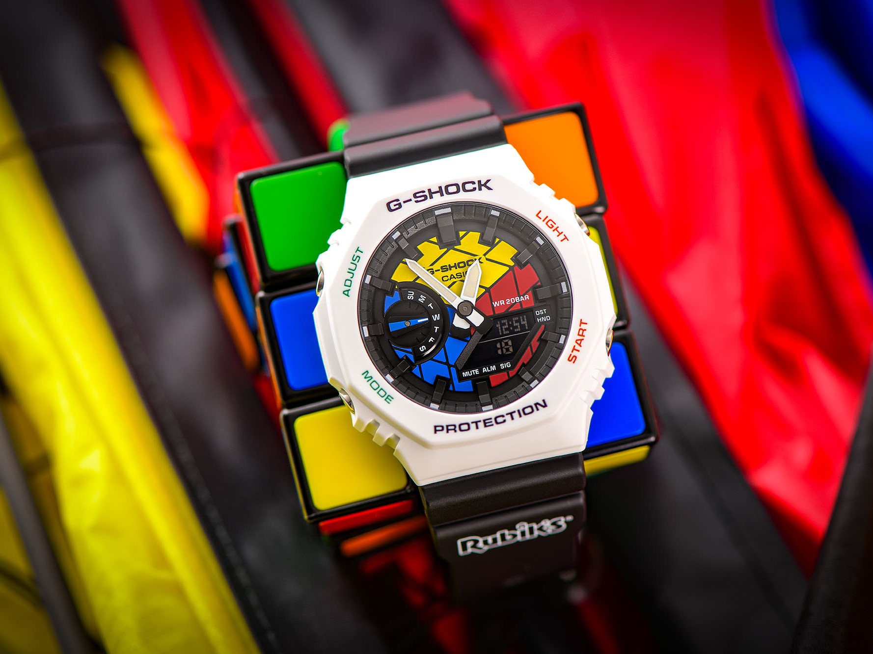Giới thiệu mẫu đồng hồ collab G-SHOCK x RUBIKS : GAE-2100RC-1A