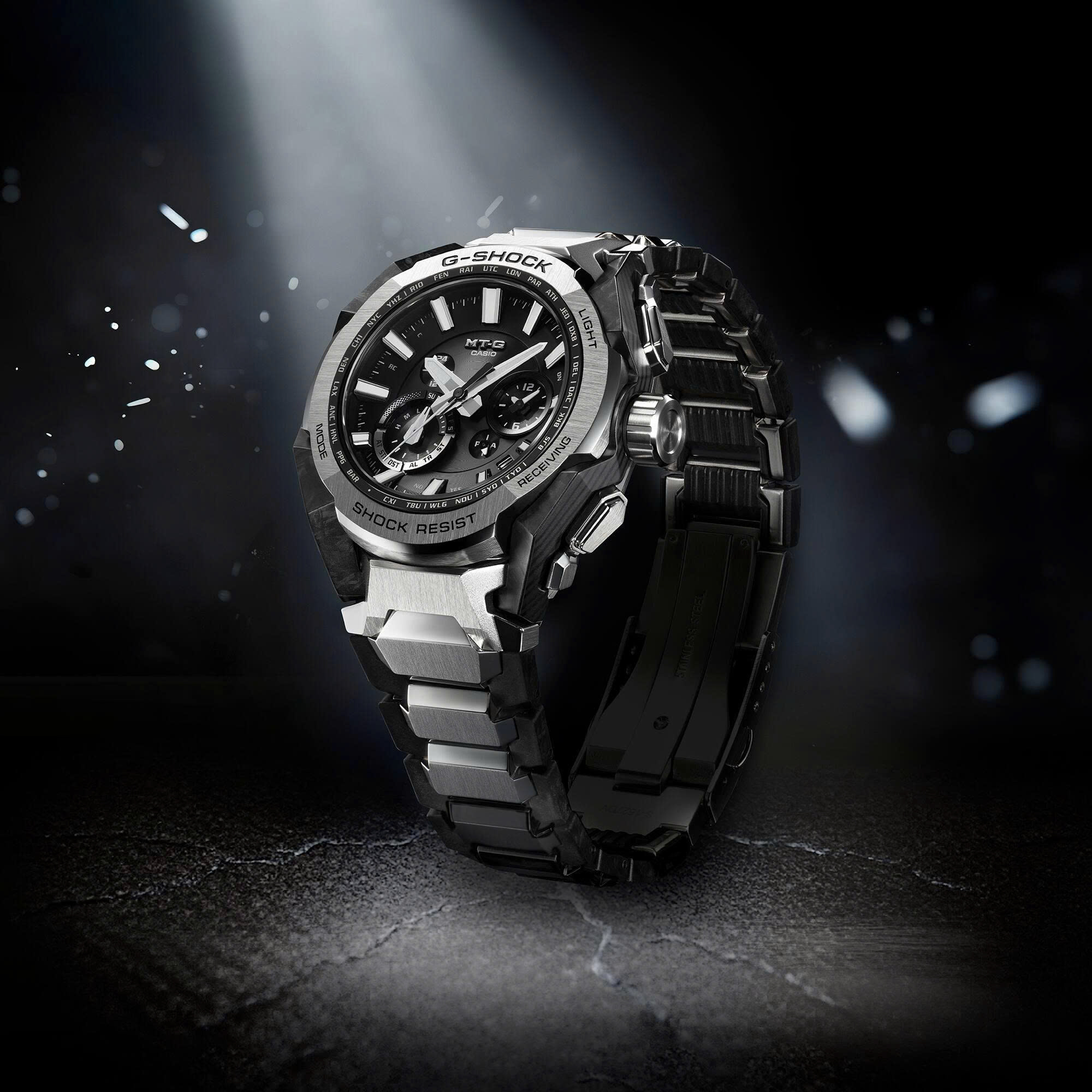 Đánh Giá Casio G-Shock MTG-B4000D-1A: Kiệt Tác Kim Loại Sang Trọng Và Bền Bỉ Bất Khả Chiến Bại