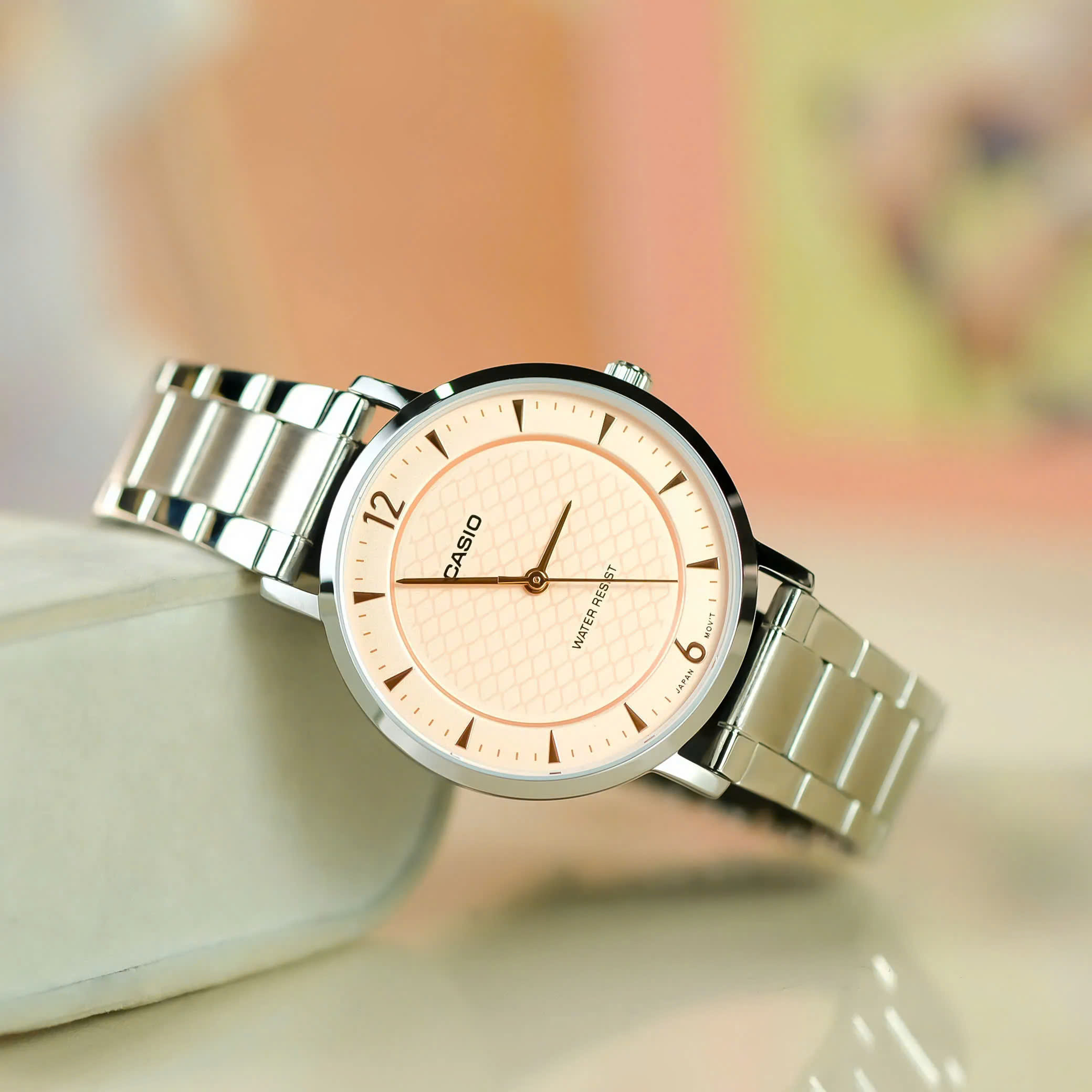 ĐÁNH GIÁ CASIO LTP-VT04: TỐI GIẢN, THANH LỊCH VÀ CỰC KỲ TÔN DÁNG CHO PHÁI ĐẸP