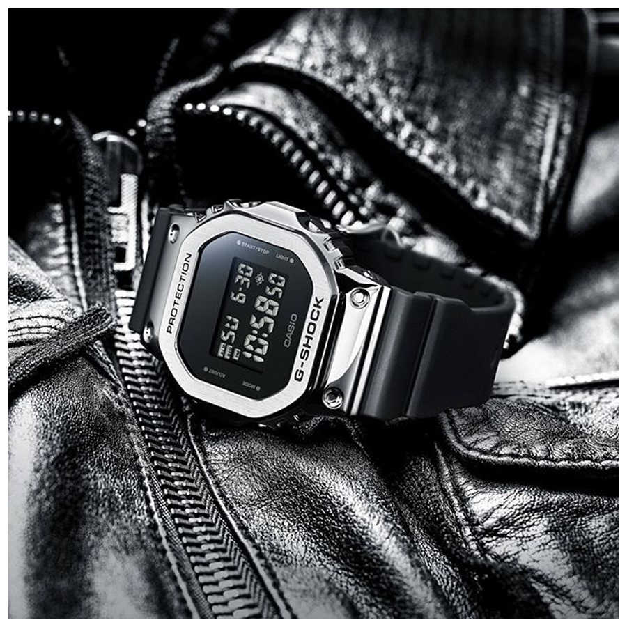 Review series G-SHOCK GM-5600. 